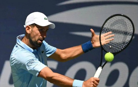 亚博体育-德约科维奇回归赛场，连败首场状态亮眼，TES观众沸腾！的简单介绍