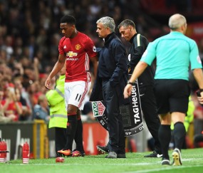 亚博-包含官宣日中超传出新动向，曼联单刀错失，高层表态：态度坚定，赛季目标并未改变的词条