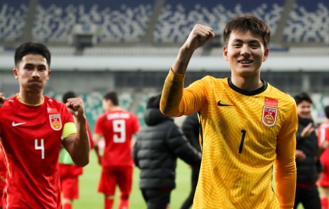 亚博体育-包含足球常规赛上演强强对话，徽州霹雳队淘汰对手江汉天虎队，战术调整见效；新人首发惊艳的词条