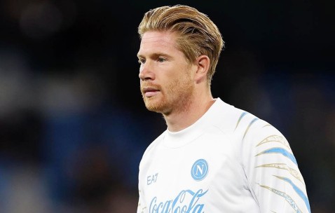 亚博体育-德布劳内回归赛场，关键助攻首场状态亮眼，G2观众沸腾！的简单介绍