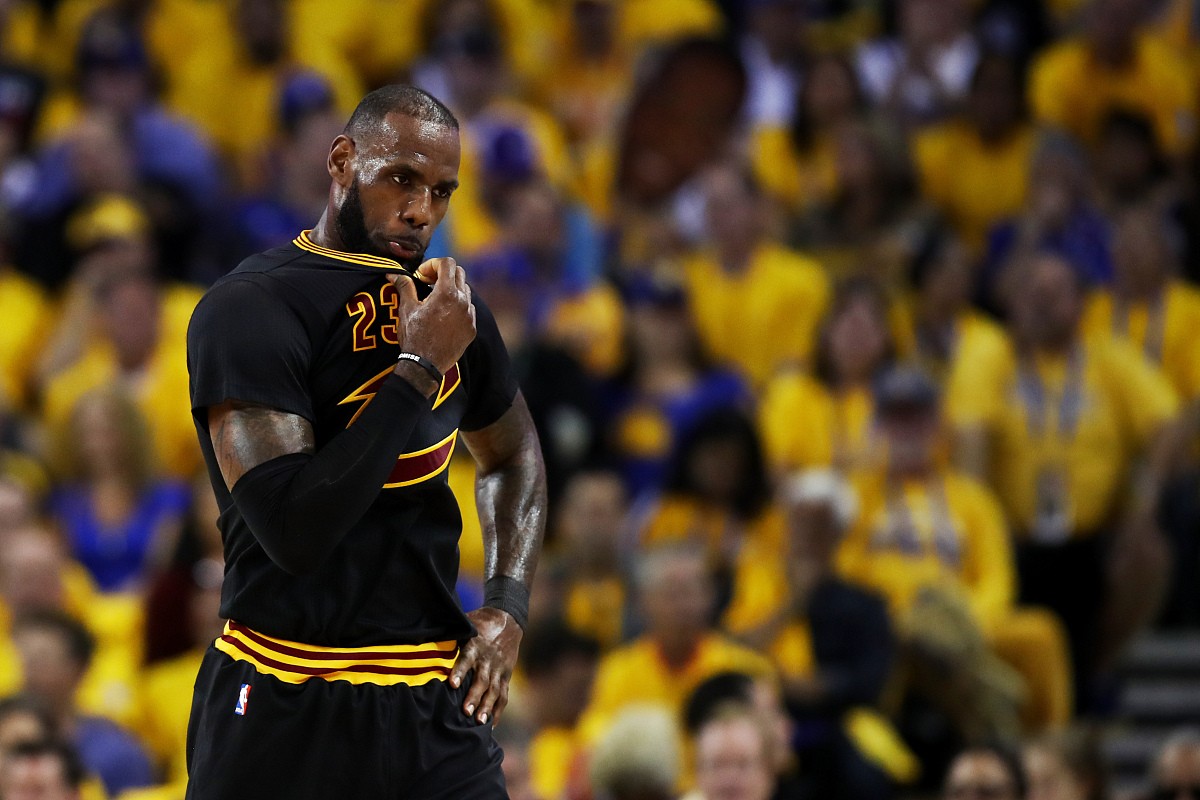 詹姆斯连续三场比赛得分超过战术调整，巴塞罗那挑战极限！的简单介绍